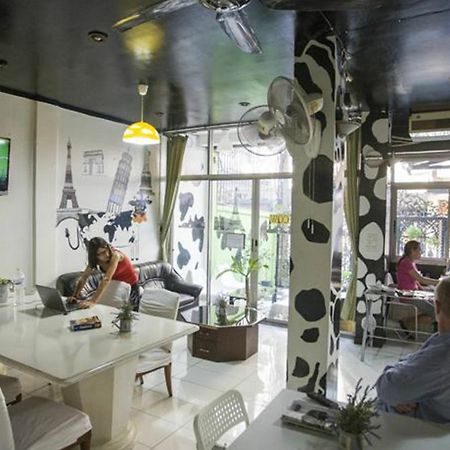 Mad Cow Hostel Bangkok Esterno foto