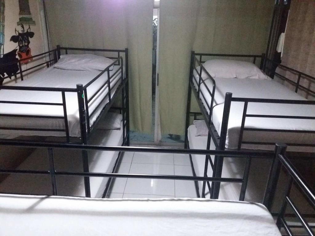 Mad Cow Hostel Bangkok Esterno foto