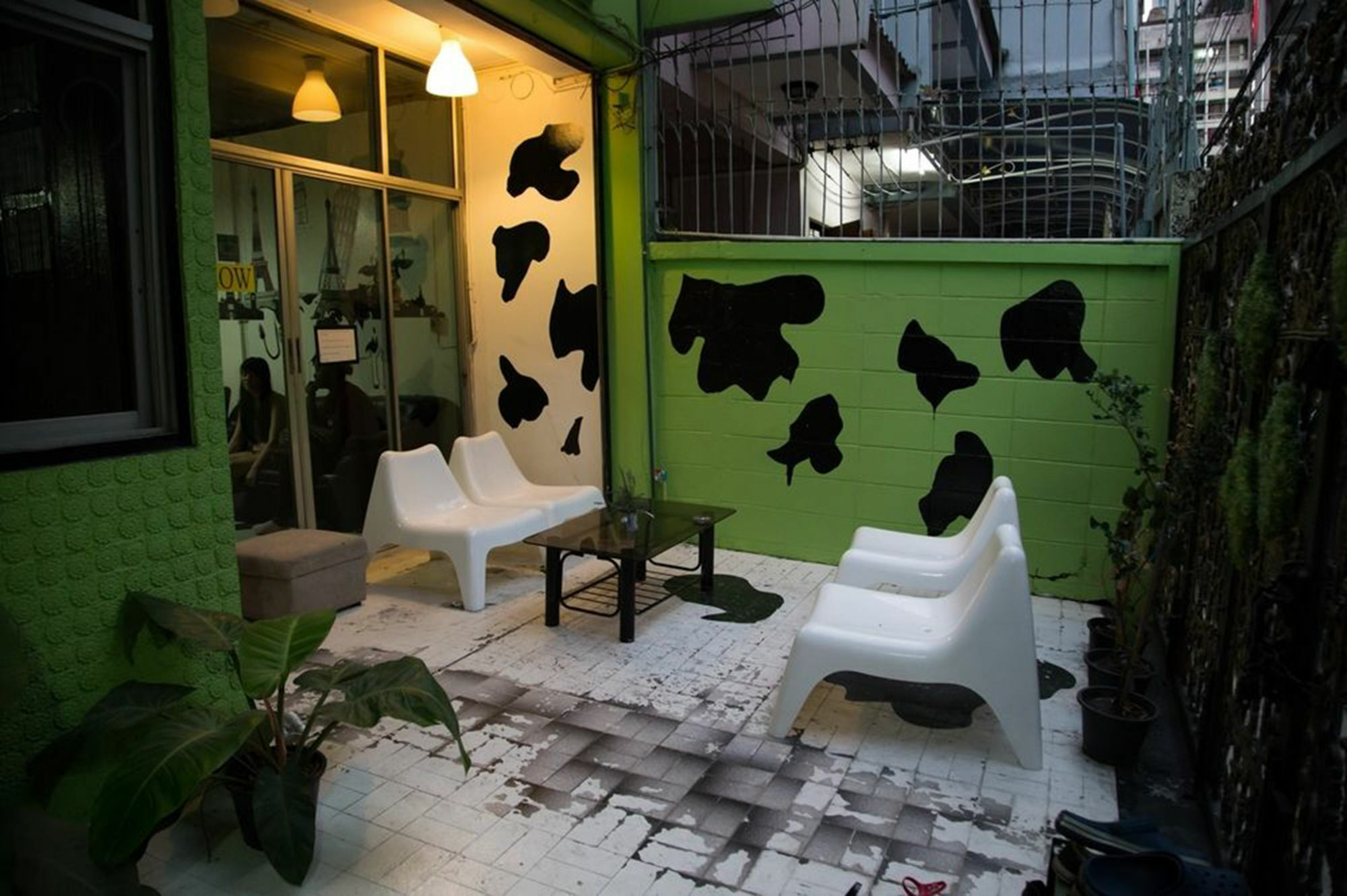 Mad Cow Hostel Bangkok Esterno foto