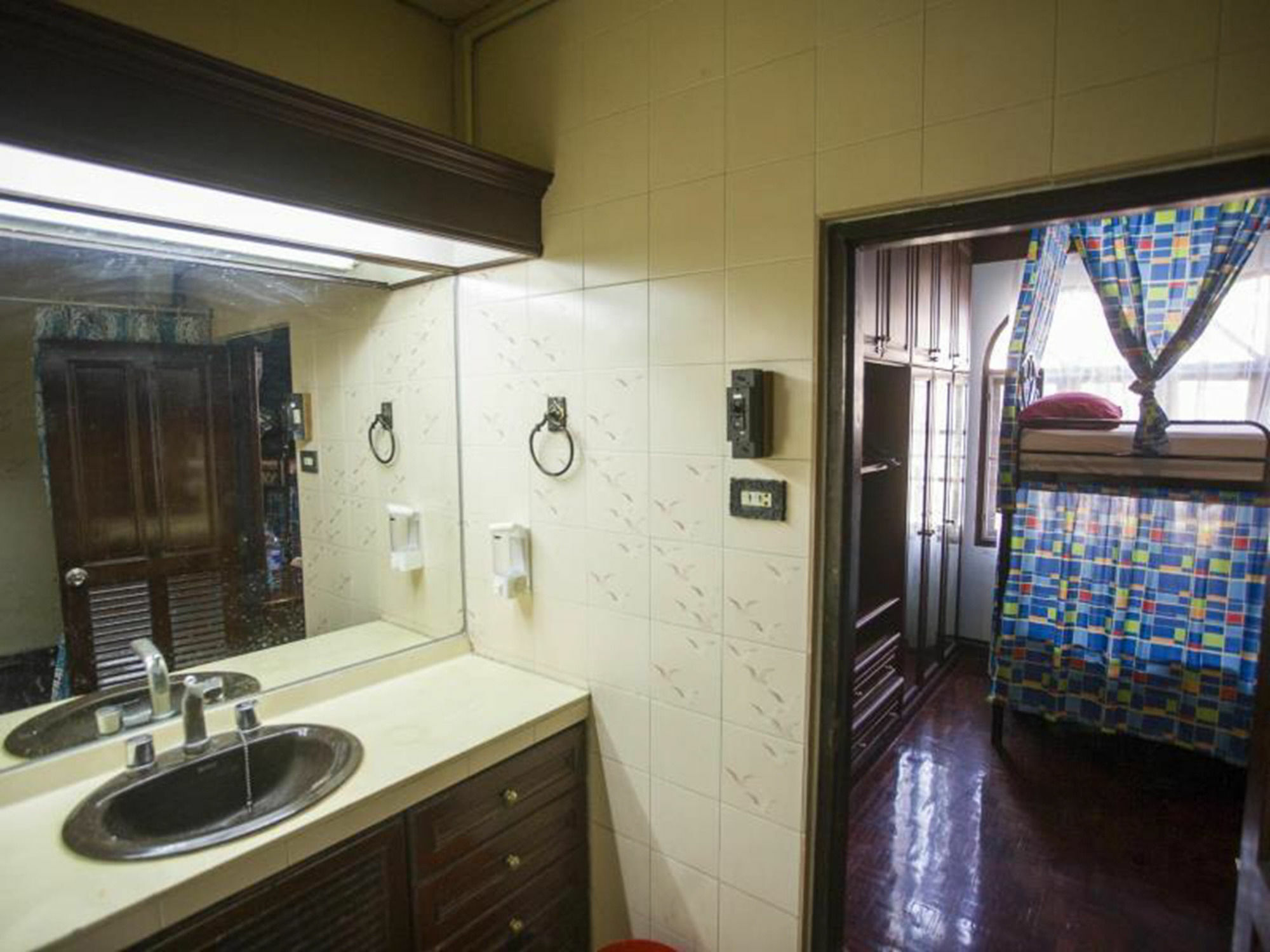 Mad Cow Hostel Bangkok Esterno foto